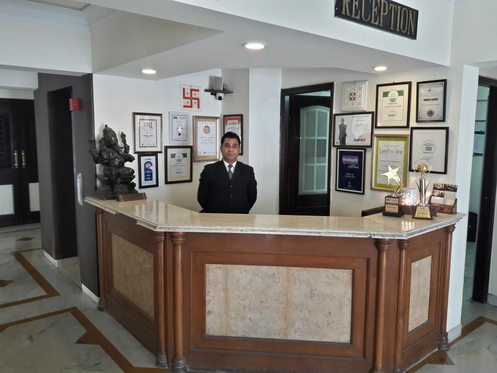 Hotel Shiva Residency Dehradun Esterno foto