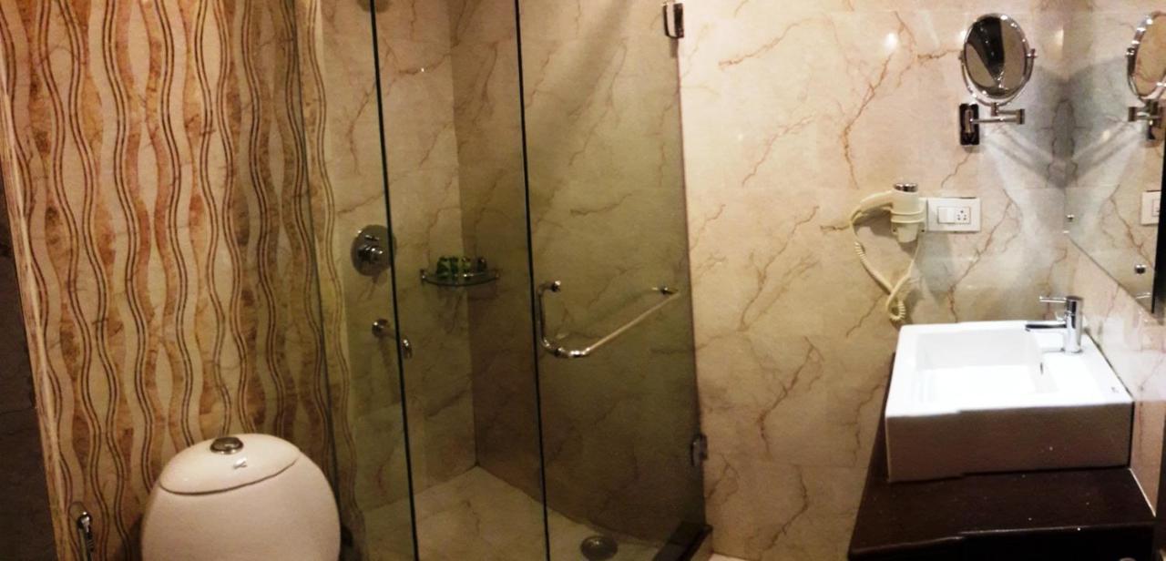 Hotel Shiva Residency Dehradun Esterno foto