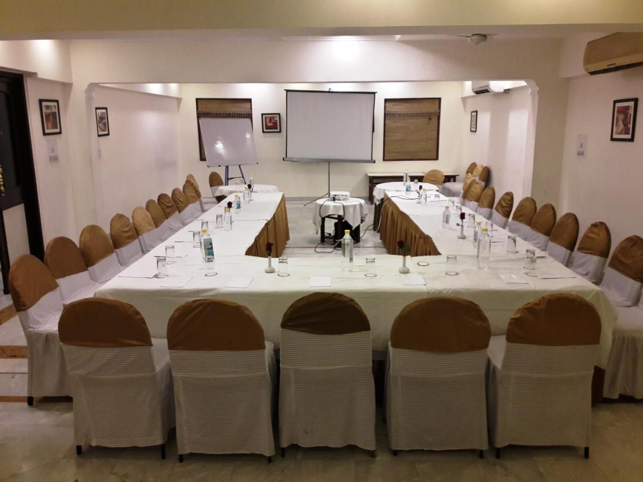 Hotel Shiva Residency Dehradun Esterno foto