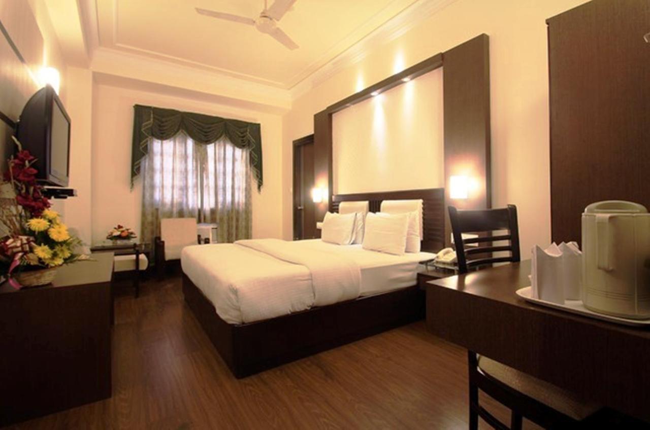 Hotel Shiva Residency Dehradun Esterno foto