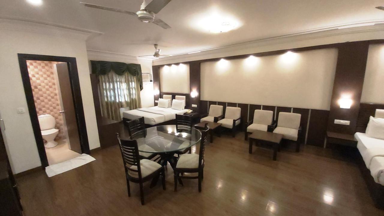 Hotel Shiva Residency Dehradun Esterno foto