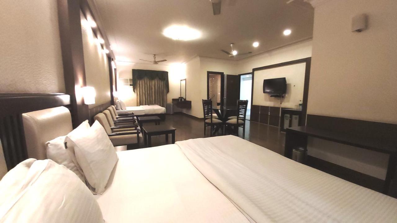 Hotel Shiva Residency Dehradun Esterno foto