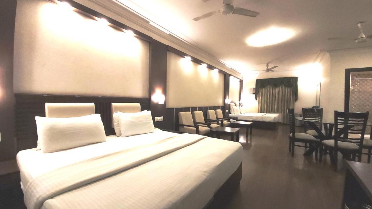 Hotel Shiva Residency Dehradun Esterno foto