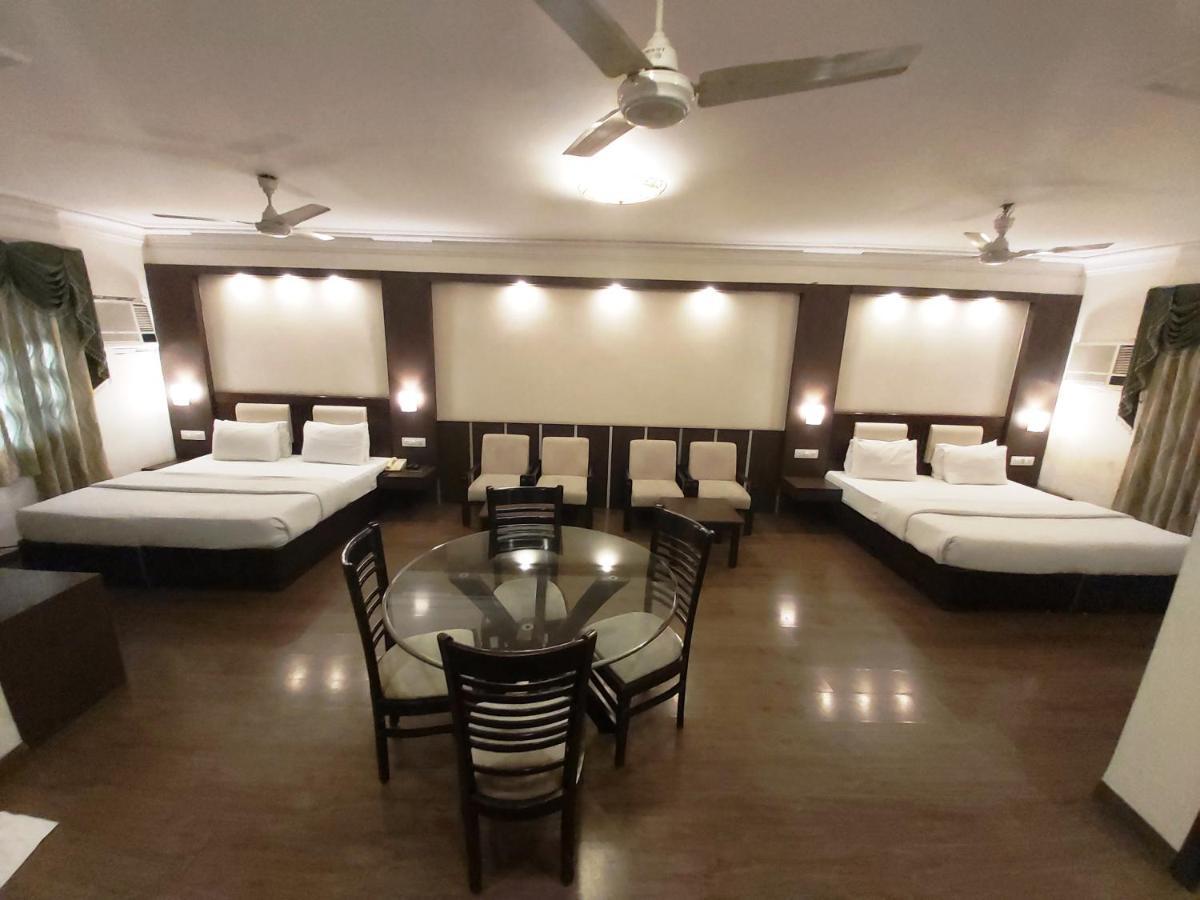 Hotel Shiva Residency Dehradun Esterno foto